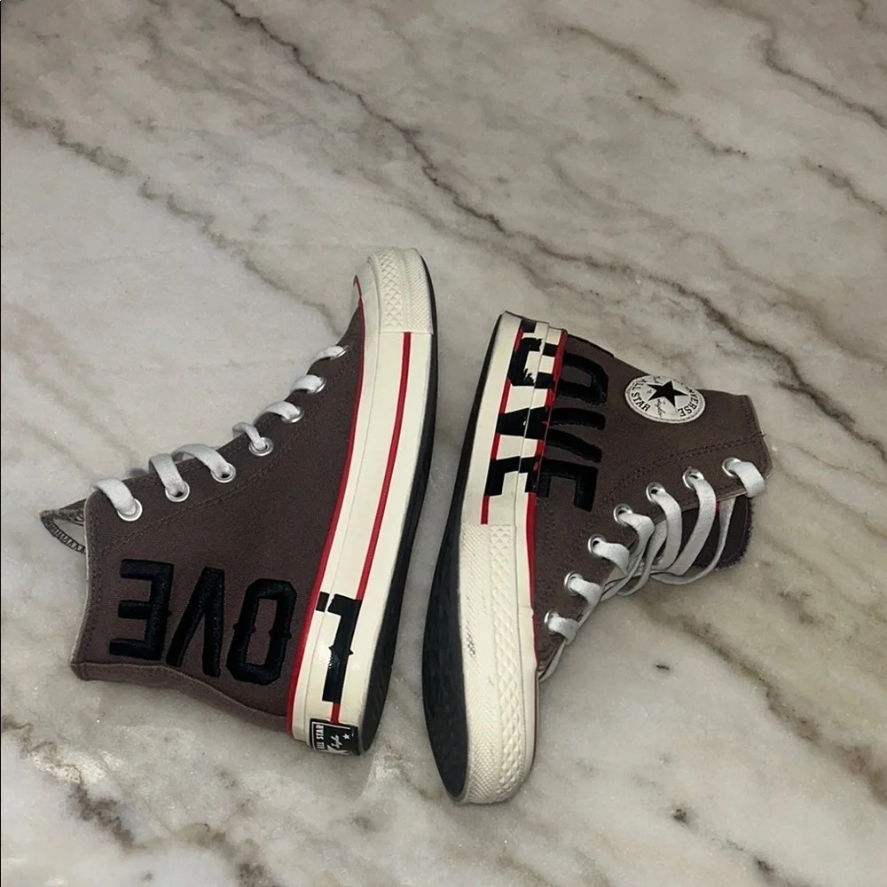 Converse Red and Brown High-Top Sneakers with Iconic Style - Picture 4 of 10